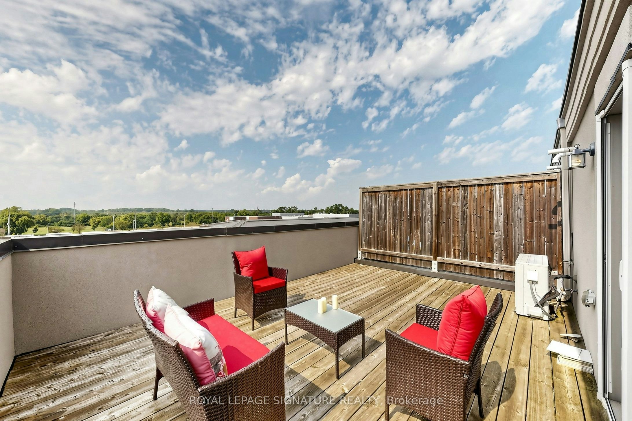 11-2441 Greenwich Drive, Oakville, ON, L6M 0S3