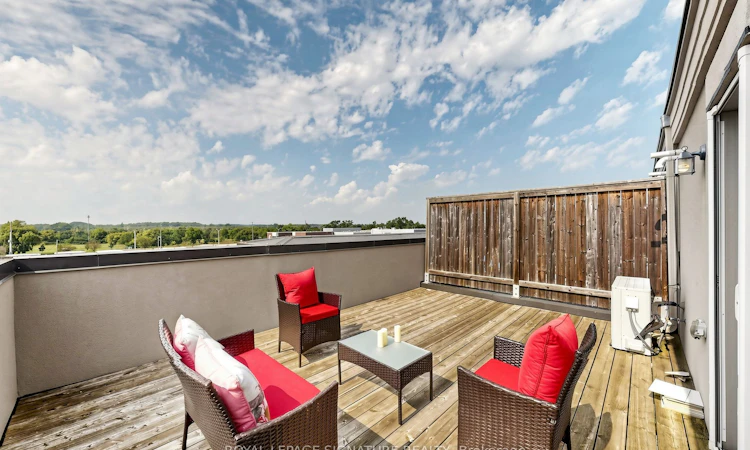 11-2441 Greenwich Drive