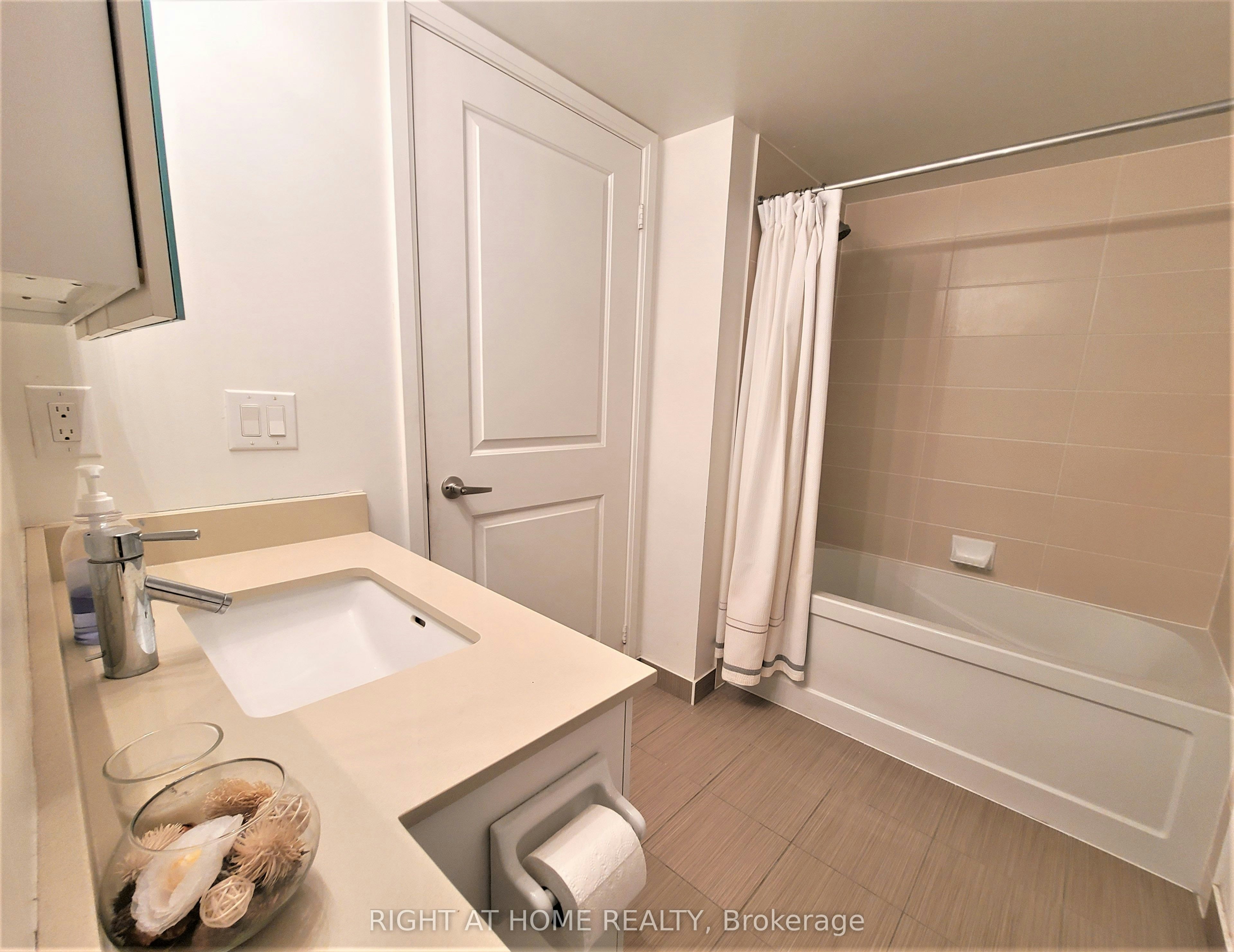 711-1 Michael Power Place, Toronto, ON, M9A 0A1 - 8