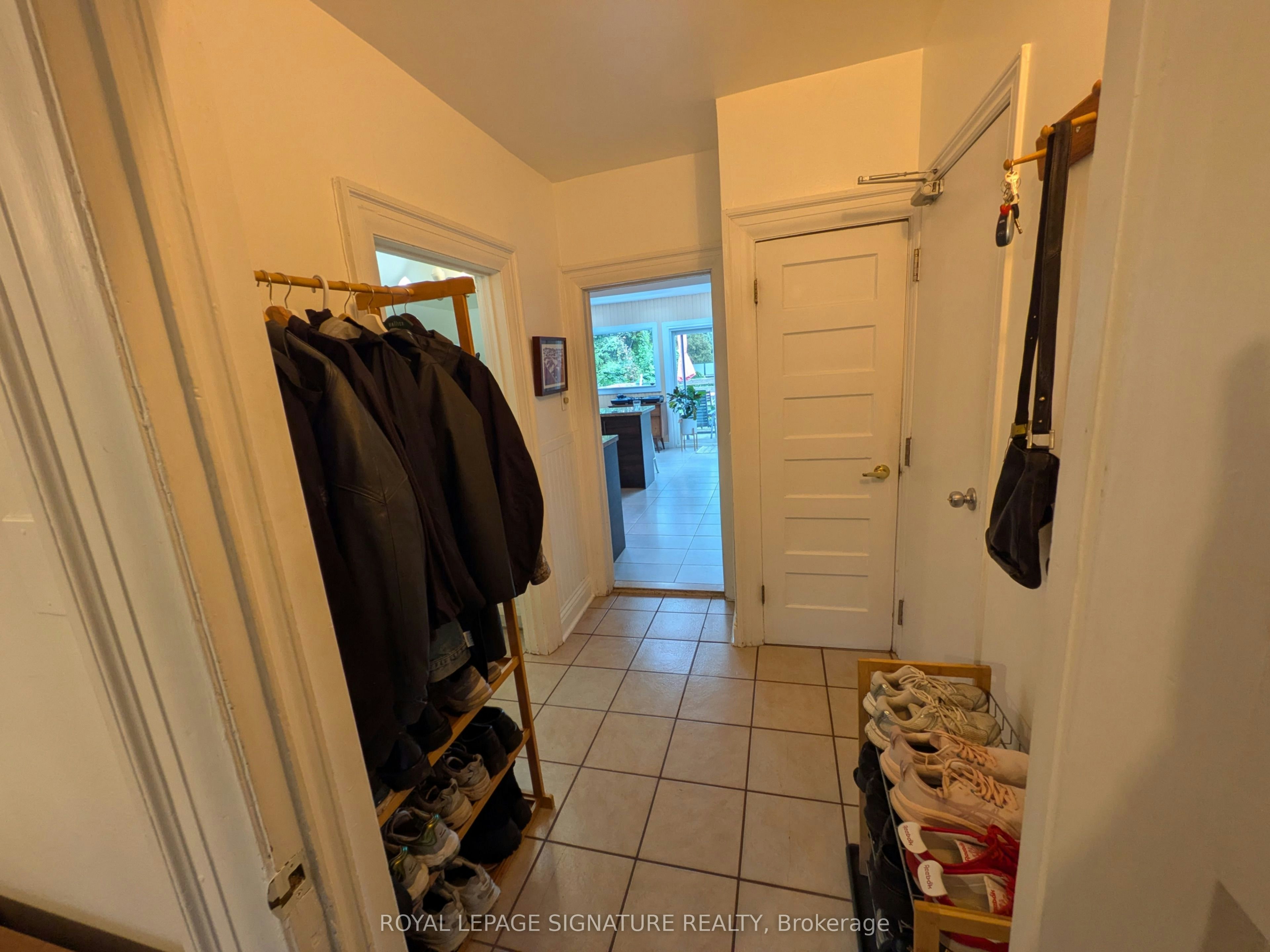 2nd Floor Unit-255 Indian Road, Toronto, ON, M6R 2X3 - 4