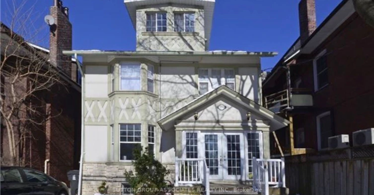2nd Floor Unit-255 Indian Road, Toronto, ON, M6R 2X3
