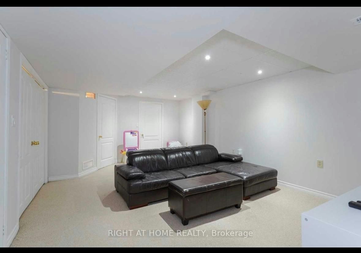 121-6399 Spinnaker Circle, Mississauga, ON, L5W 1Z6 - 11
