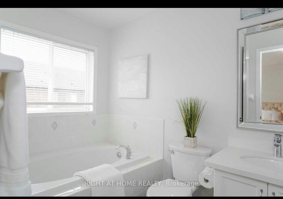 121-6399 Spinnaker Circle, Mississauga, ON, L5W 1Z6 - 6