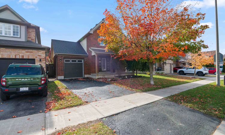 6 Graham Crescent