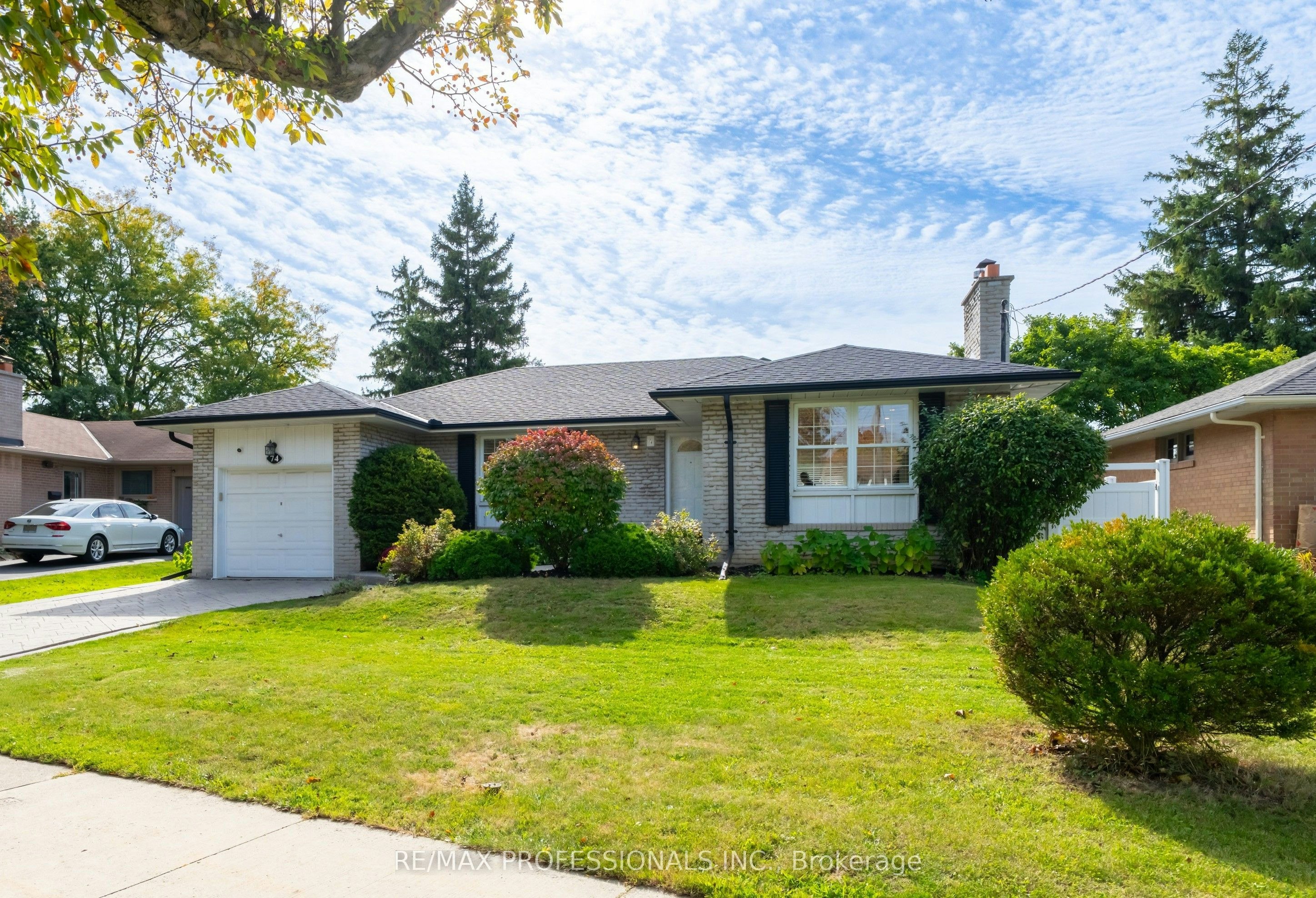 74 Crendon Drive, Toronto, ON, M9C 3H2