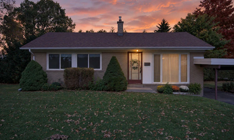 226 Elmwood Crescent