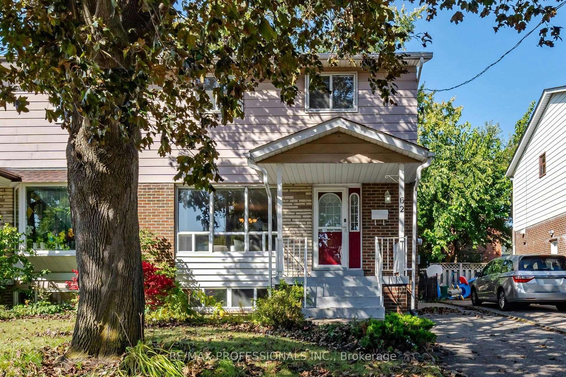 62 Edilou Drive, Toronto, ON, M8W 4B3