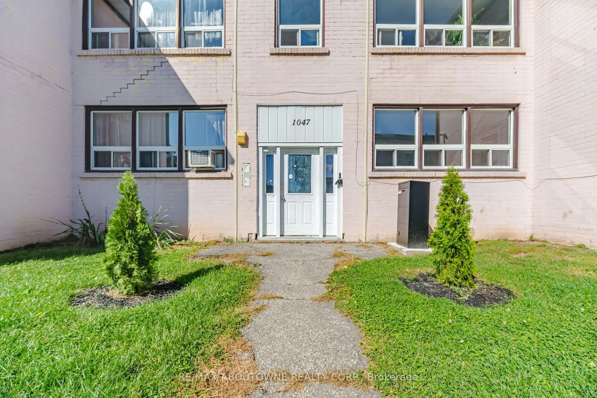 1-1047 Churchill Avenue E, Oakville, ON, L6H 2A7 - 3