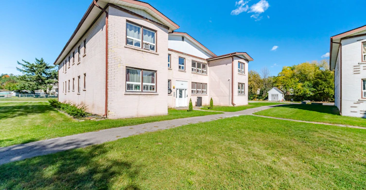 1-1047 Churchill Avenue E, Oakville, ON, L6H 2A7 - 2
