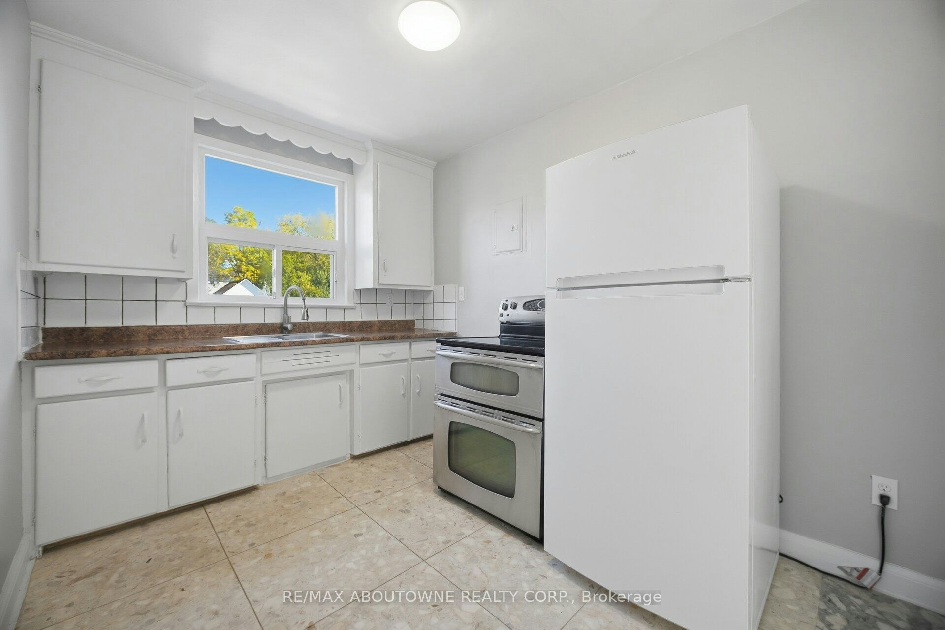 1-1047 Churchill Avenue E, Oakville, ON, L6H 2A7 - 13
