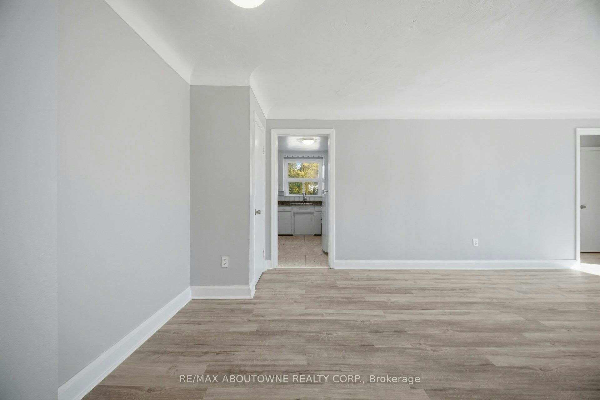 1-1047 Churchill Avenue E, Oakville, ON, L6H 2A7 - 6