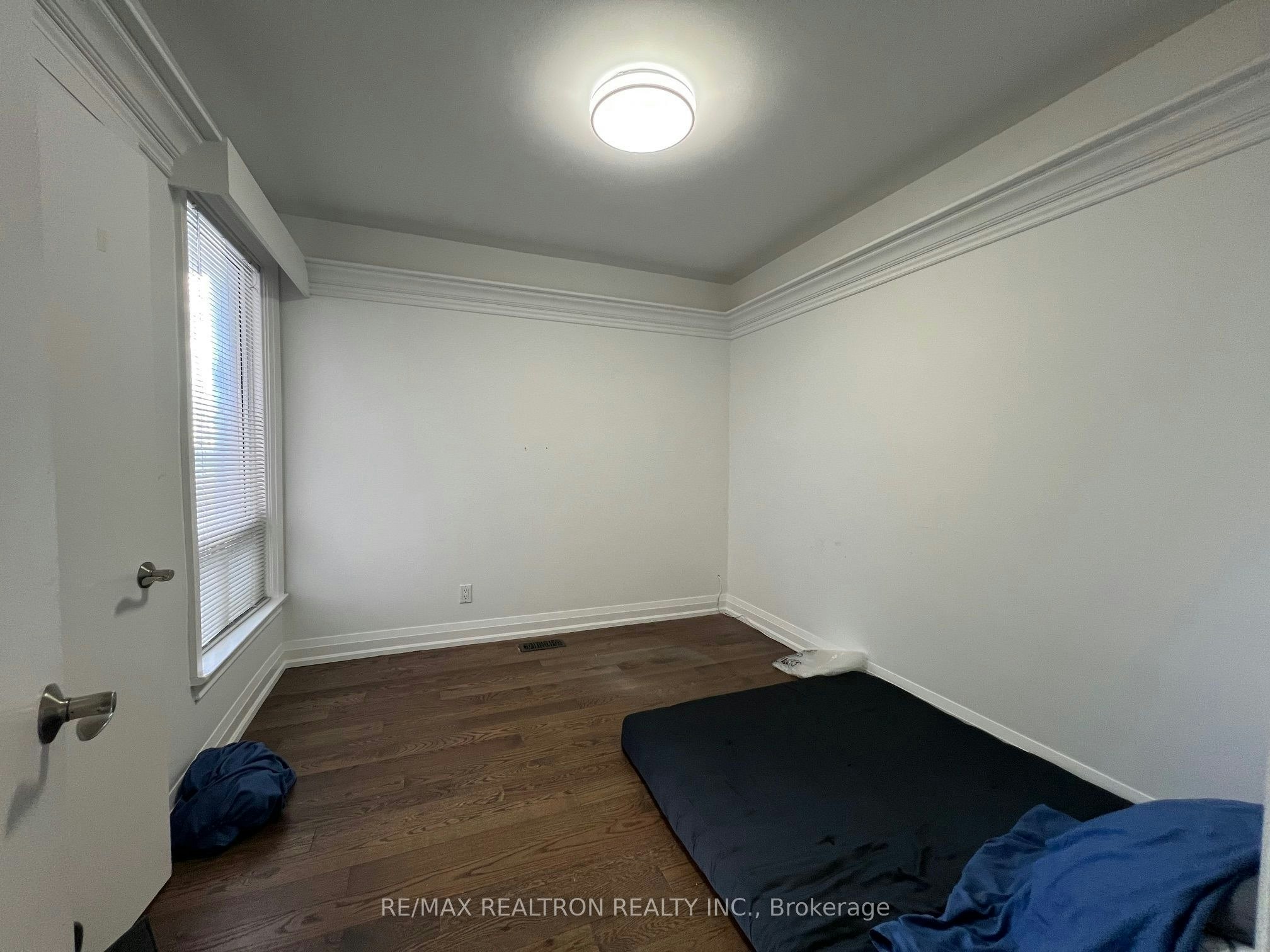 12 Paulart Drive, Toronto, ON, M9B 3V4 - 3