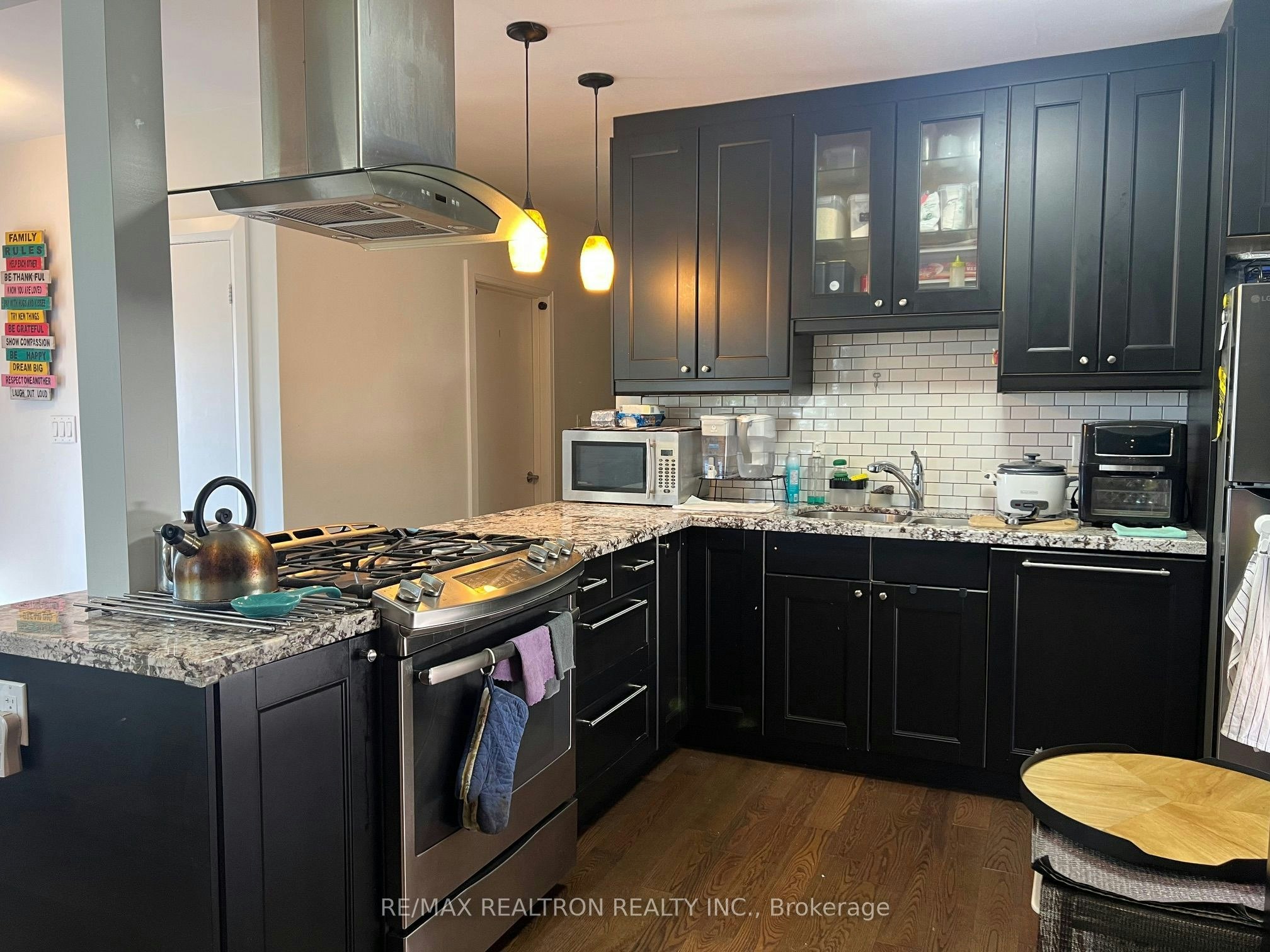 12 Paulart Drive, Toronto, ON, M9B 3V4 - 2