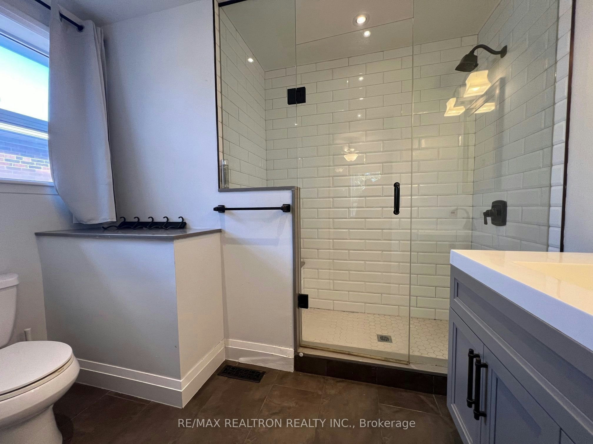 12 Paulart Drive, Toronto, ON, M9B 3V4 - 11