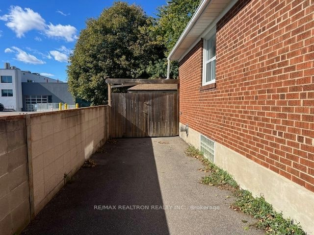 12 Paulart Drive, Toronto, ON, M9B 3V4 - 20