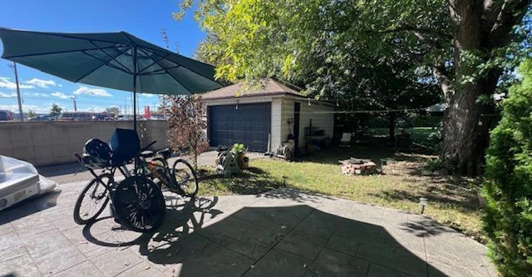 12 Paulart Drive, Toronto, ON, M9B 3V4 - 22