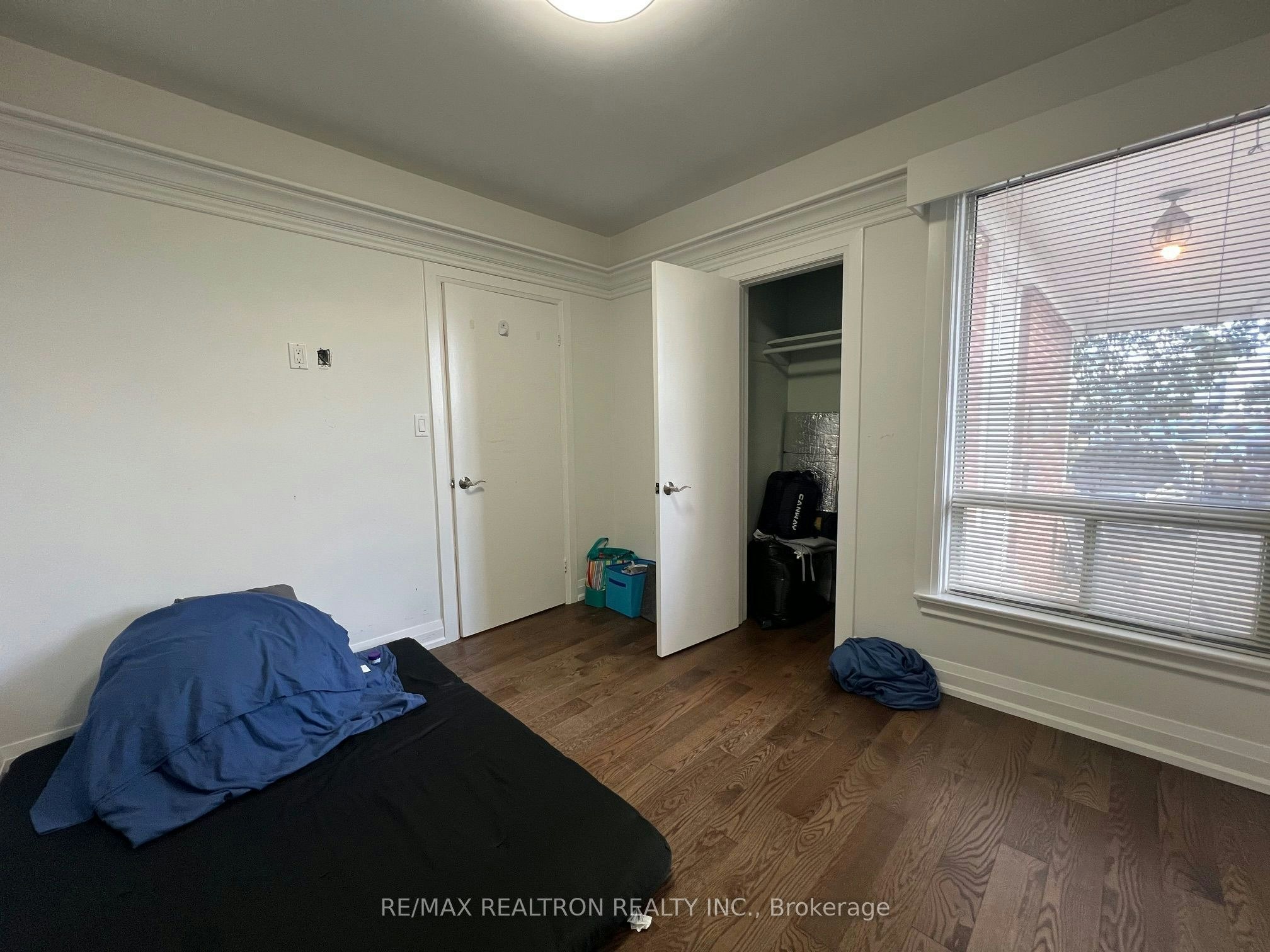 12 Paulart Drive, Toronto, ON, M9B 3V4 - 4