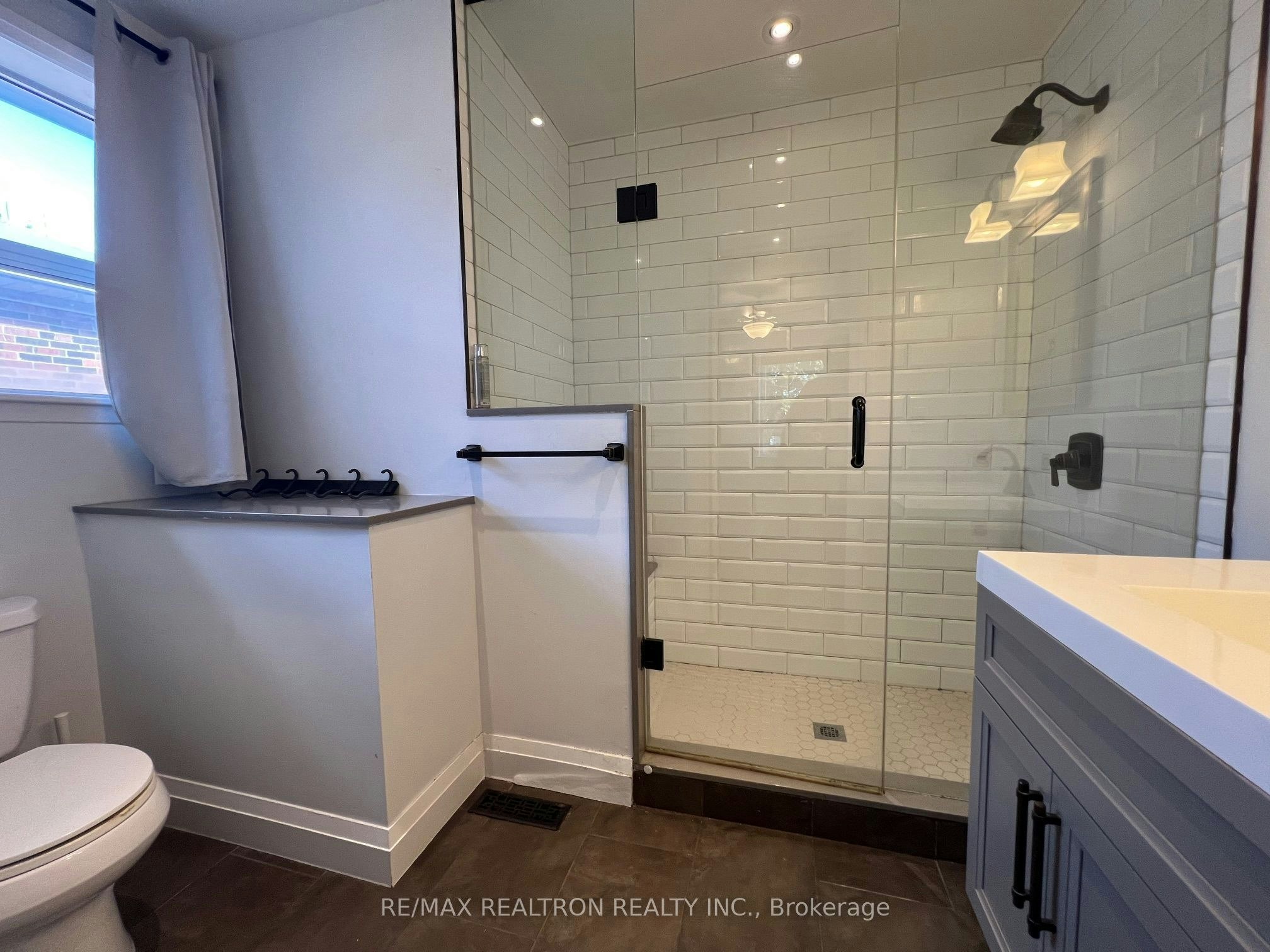 12 Paulart Drive, Toronto, ON, M9B 3V4 - 10