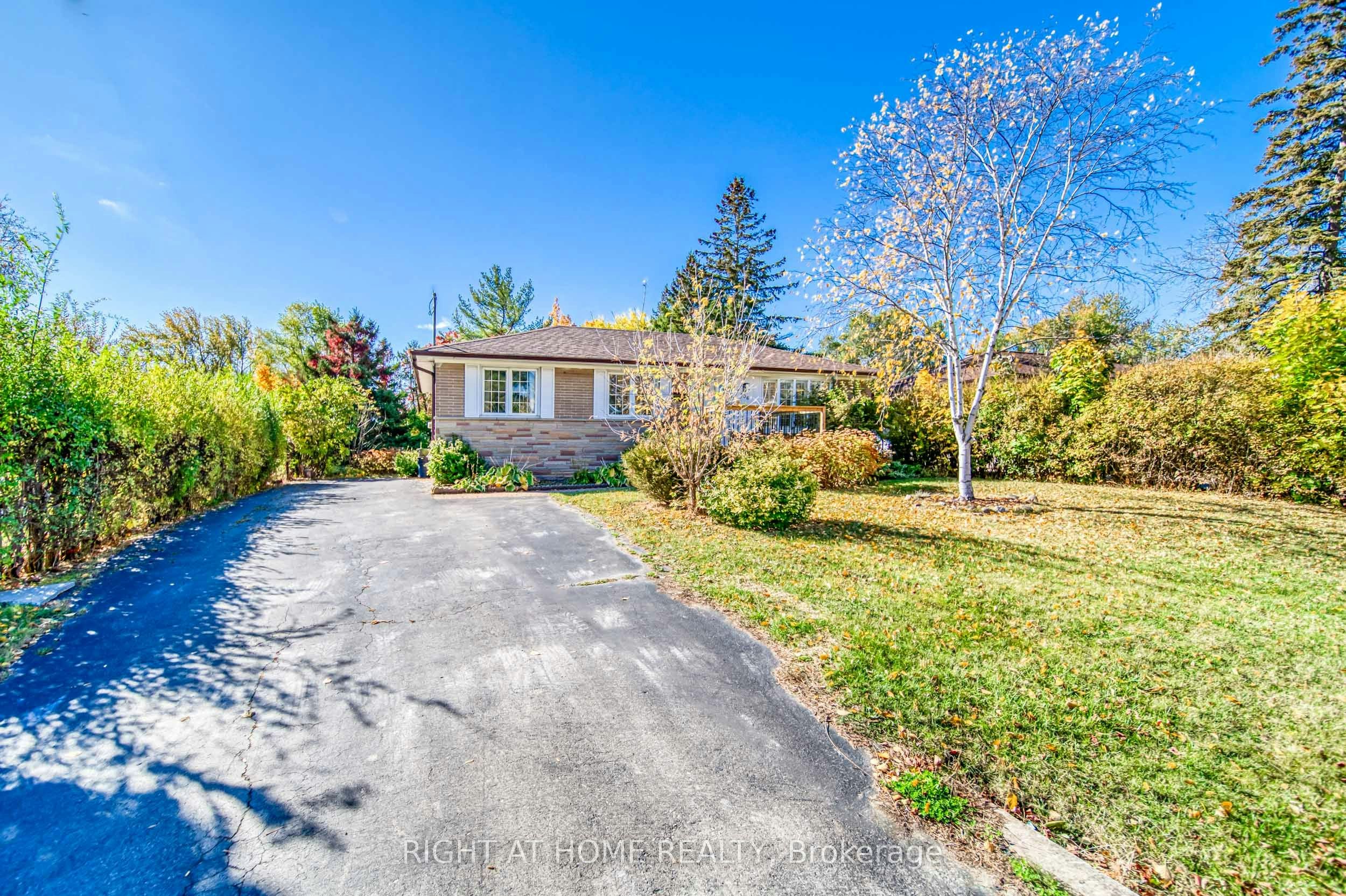 506 Trudale Court, Oakville, ON, L6L 4H1 - 2