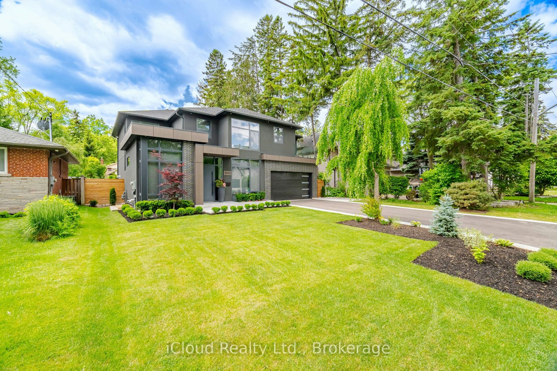 1590 Kenmuir Avenue, Mississauga, ON, L5G 4B5