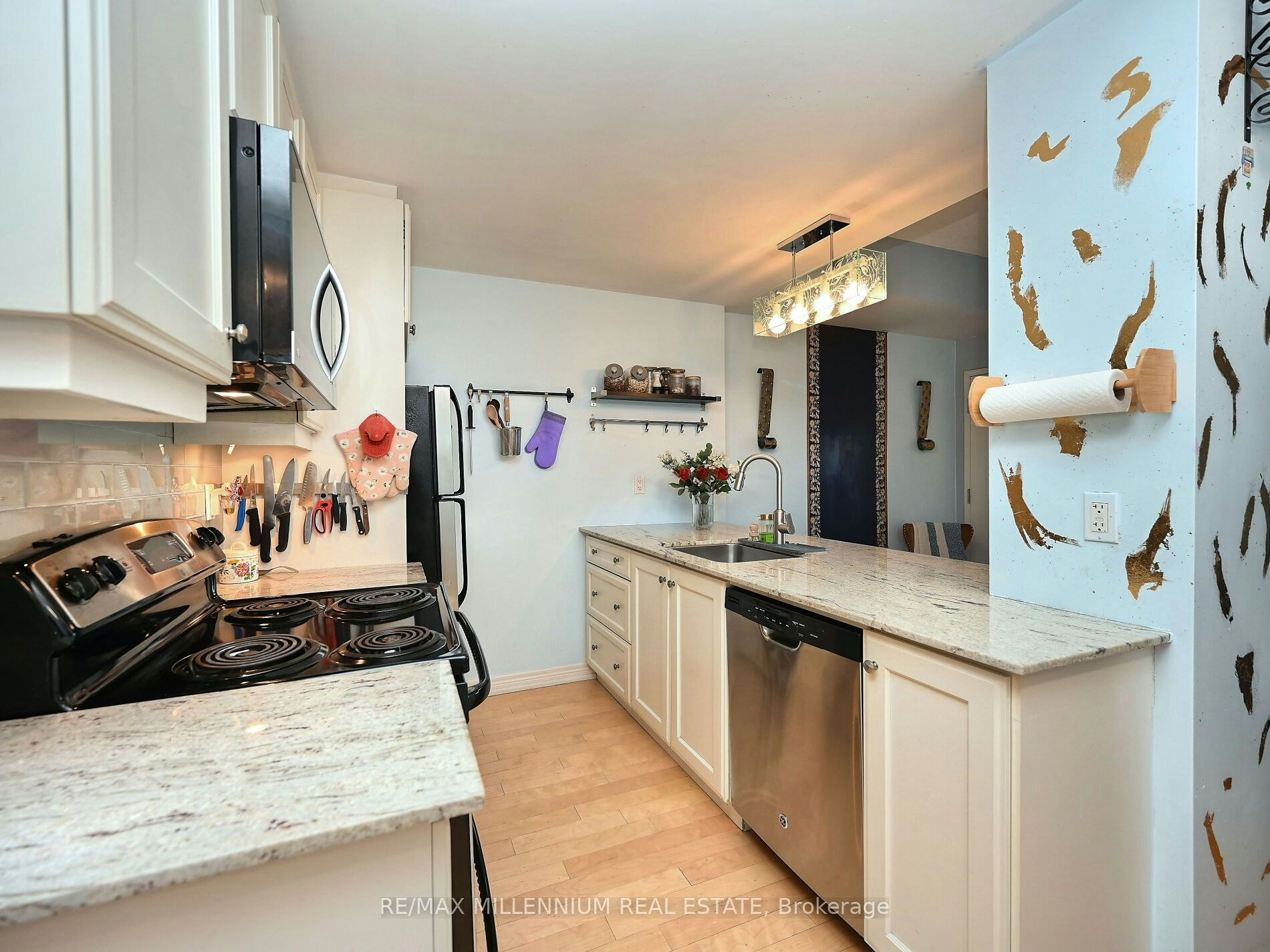 101-1419 Costigan Road, Milton, ON, L9T 0Y7 - 14