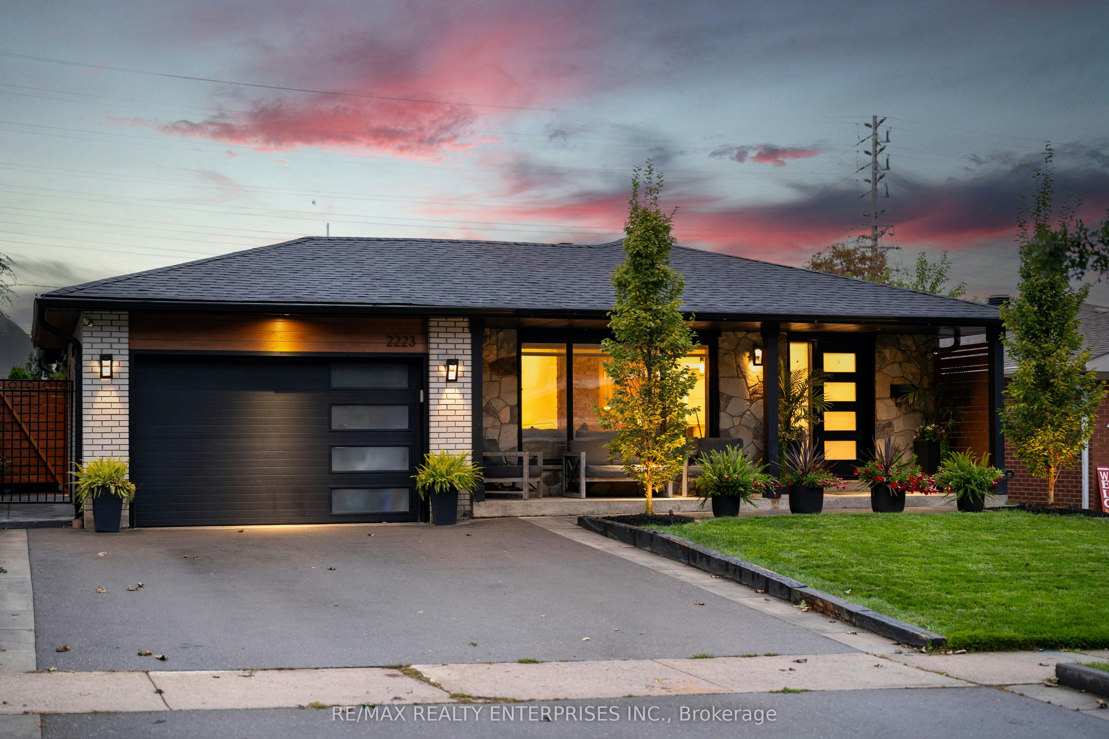2223 Belfast Crescent, Mississauga, ON, L5K 1N7