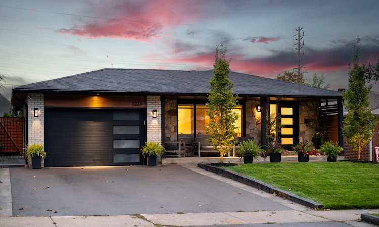 2223 Belfast Crescent
