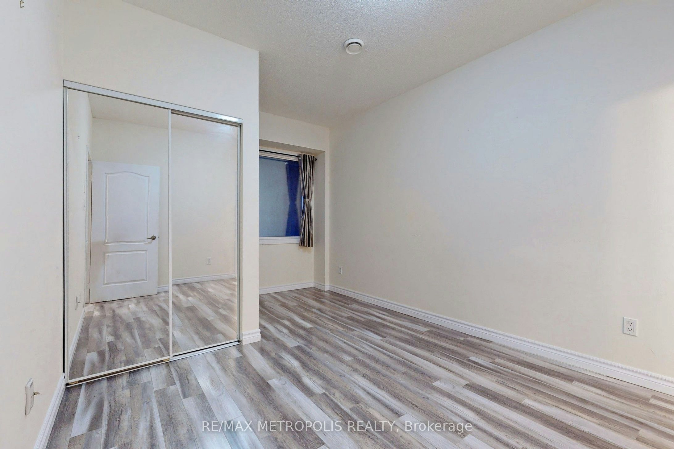 712-7405 Goreway Drive, Mississauga, ON, L4T 0A3 - 6