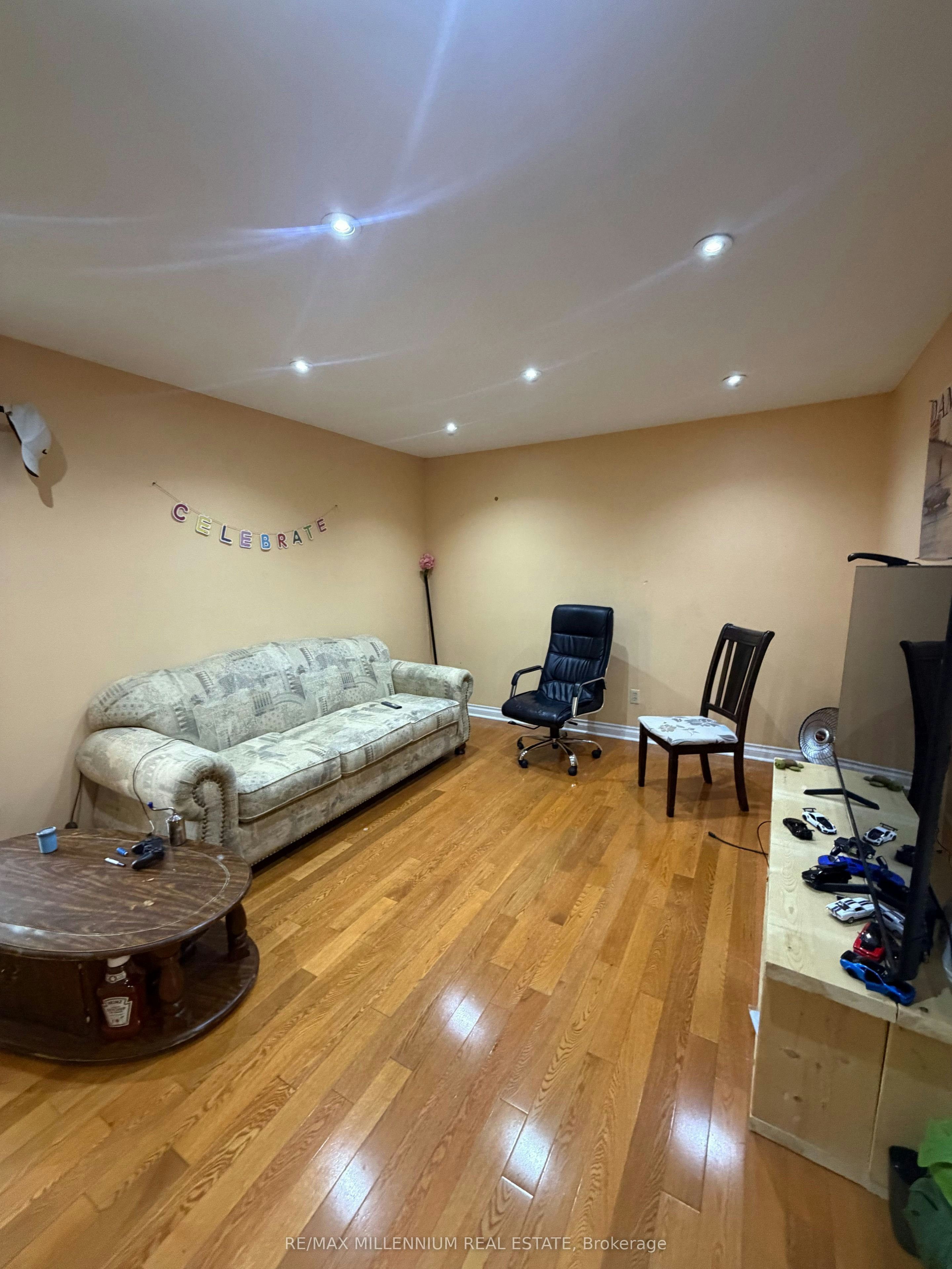 10 Hendricks Crescent, Brampton, ON, L6Y 4K9
