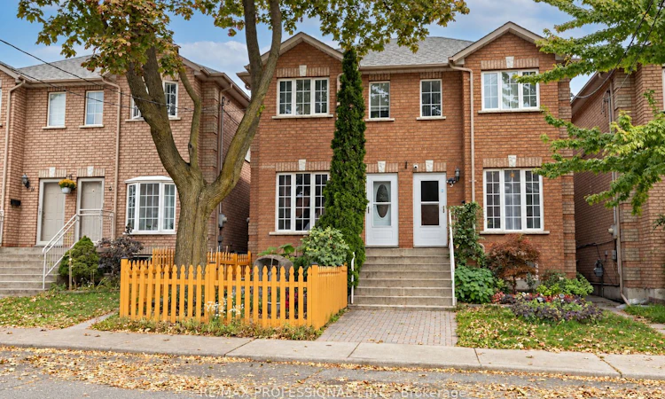 7 Mulock Avenue