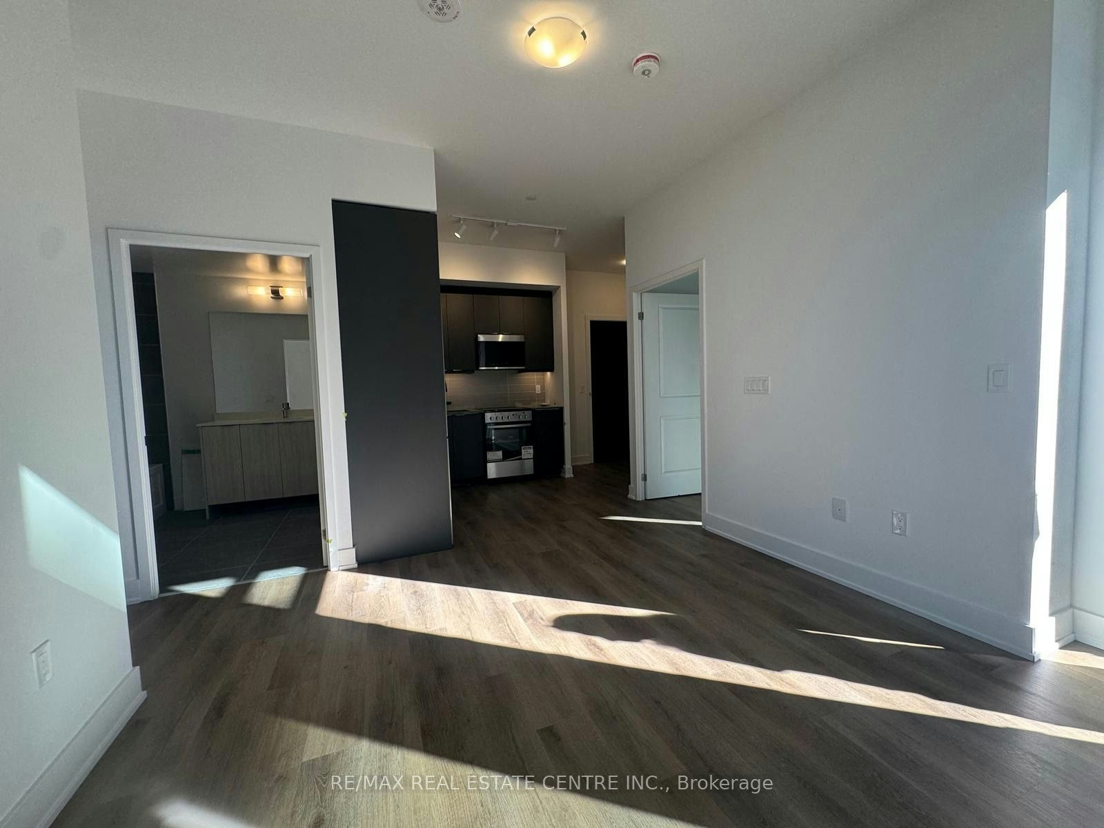 102A-115 Nipissing Road, Milton, ON, L9T 1R3 - 2