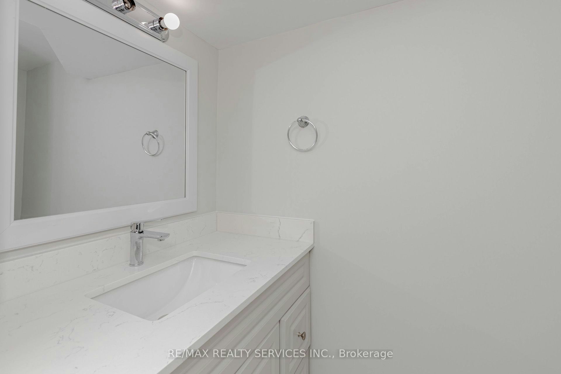 2 Gervais Drive, Brampton, ON, L6Y 2Z2 - 3