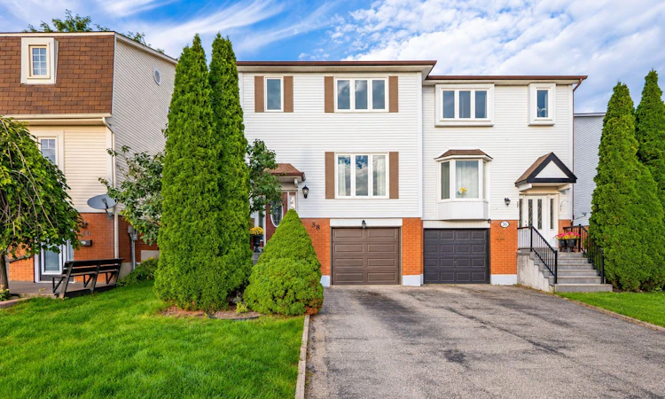 38 Lakeview Court