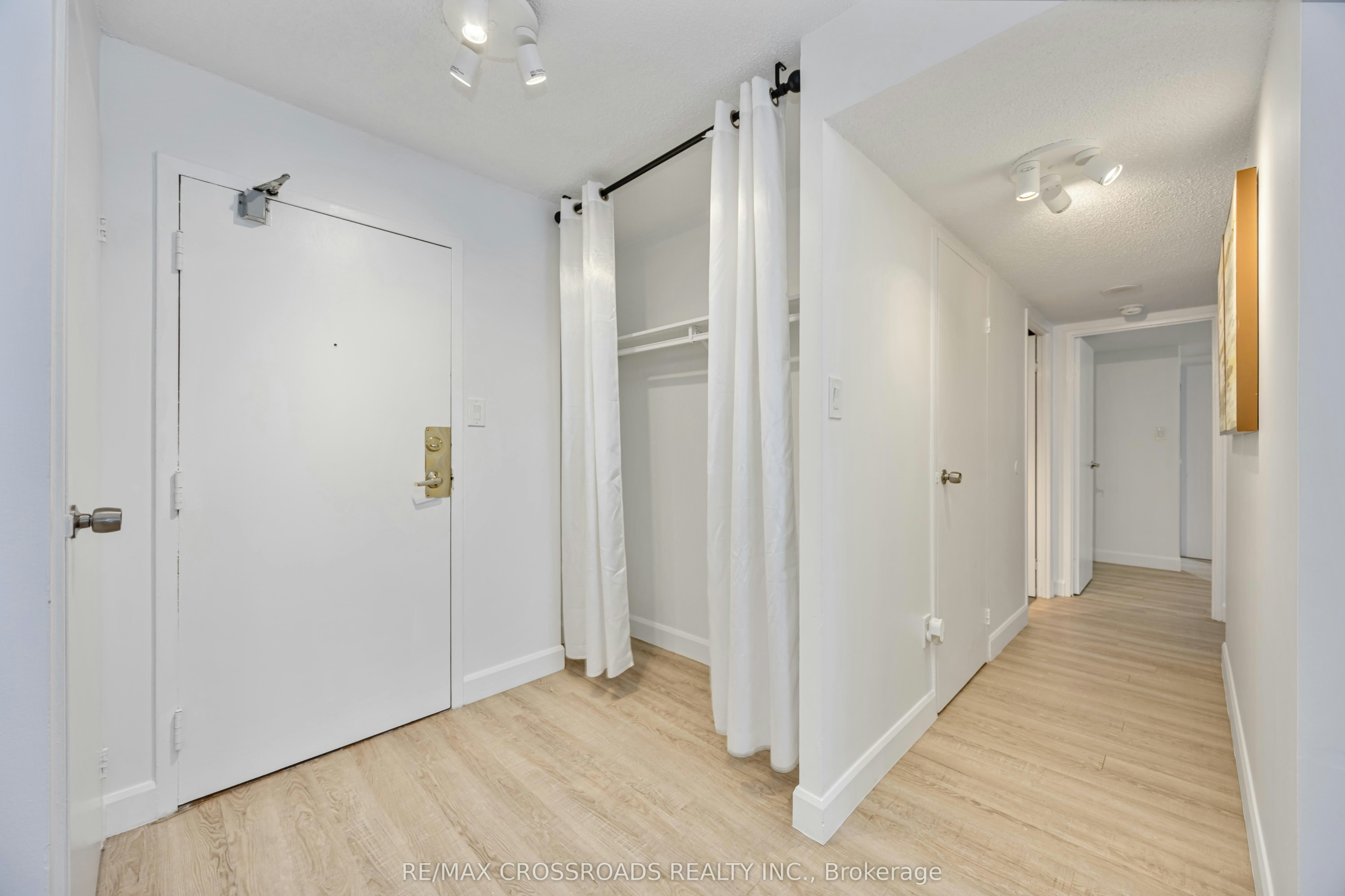 209-10 Markbrook Lane, Toronto, ON, M9V 5E3 - 12