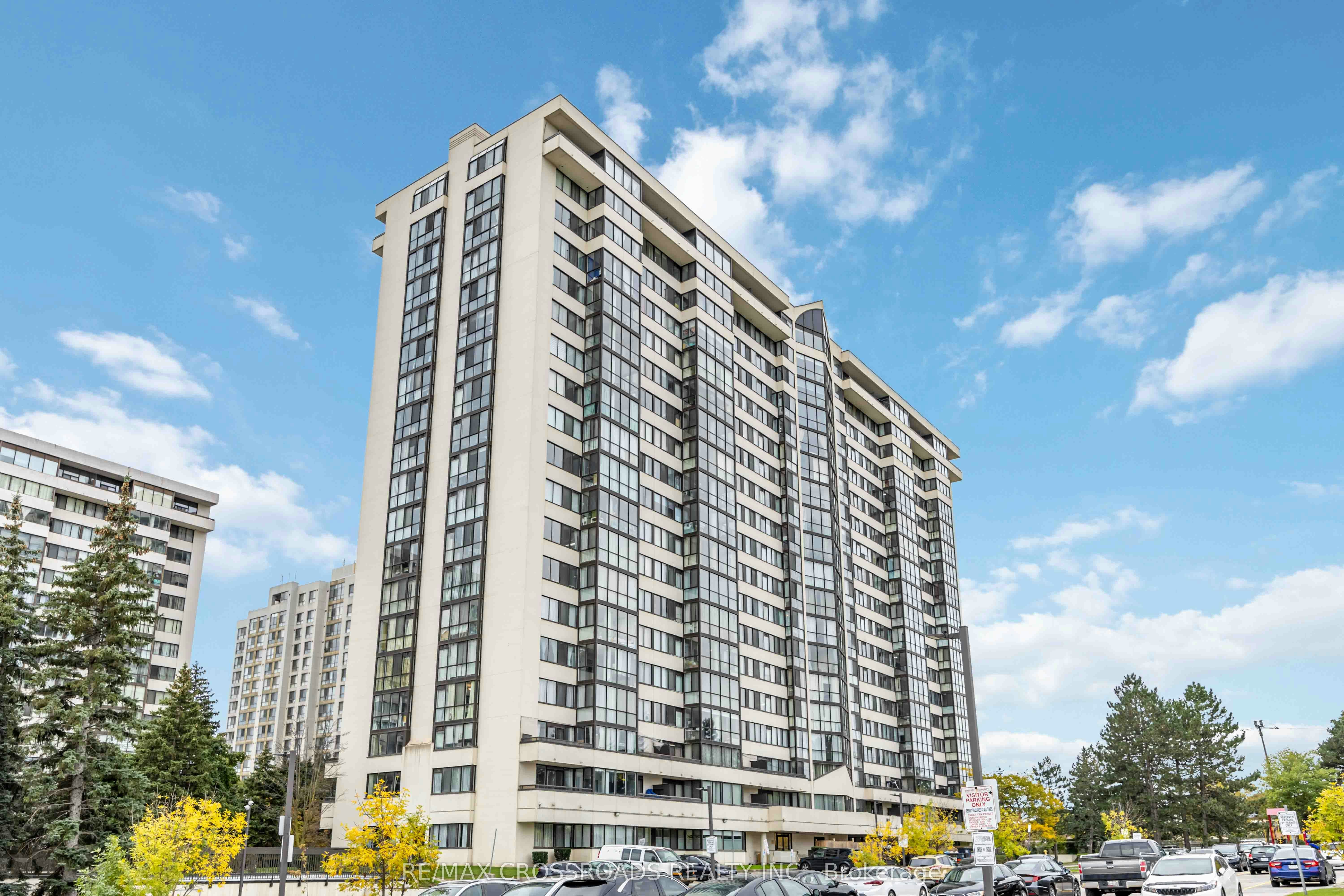 209-10 Markbrook Lane, Toronto, ON, M9V 5E3
