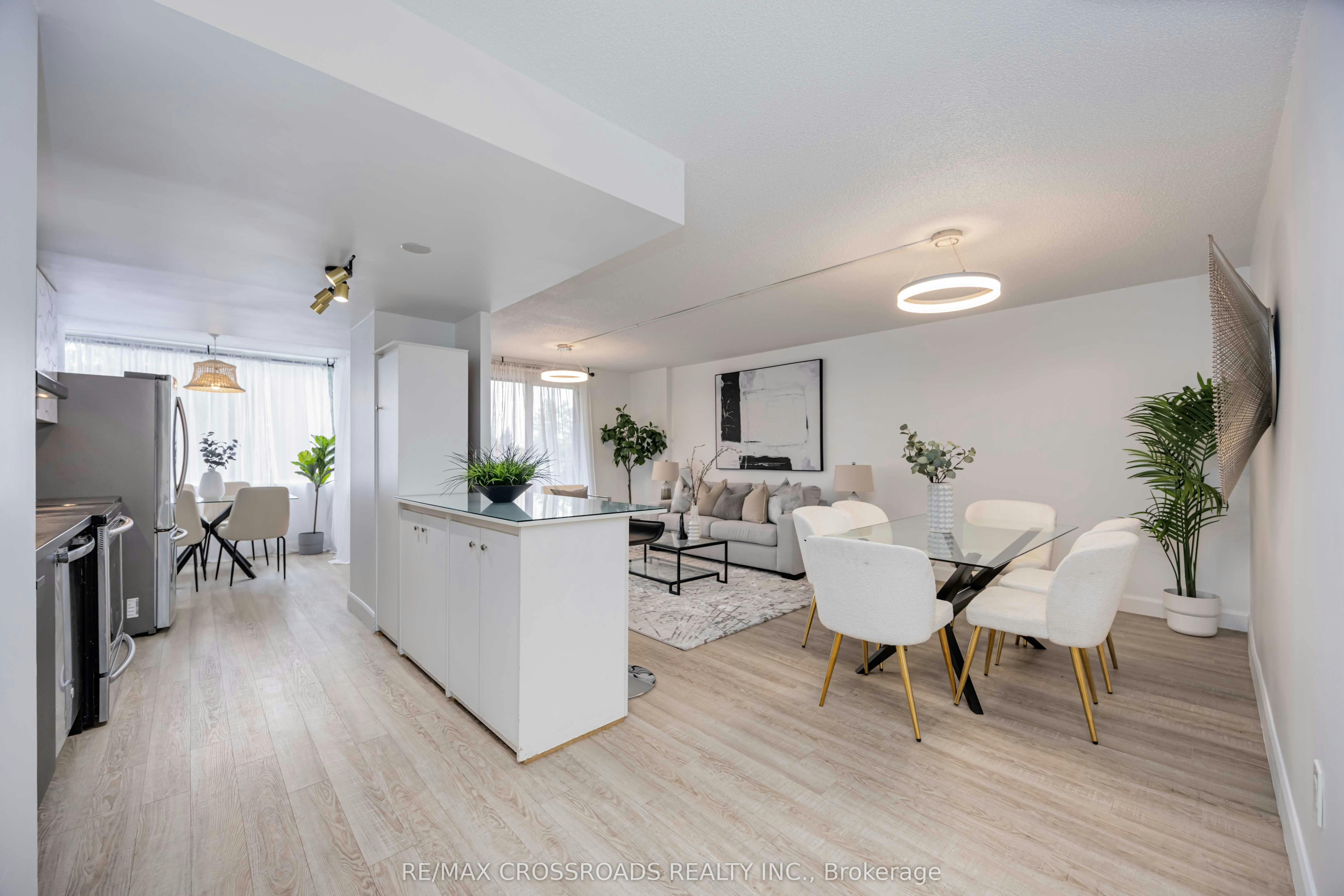 209-10 Markbrook Lane, Toronto, ON, M9V 5E3 - 14