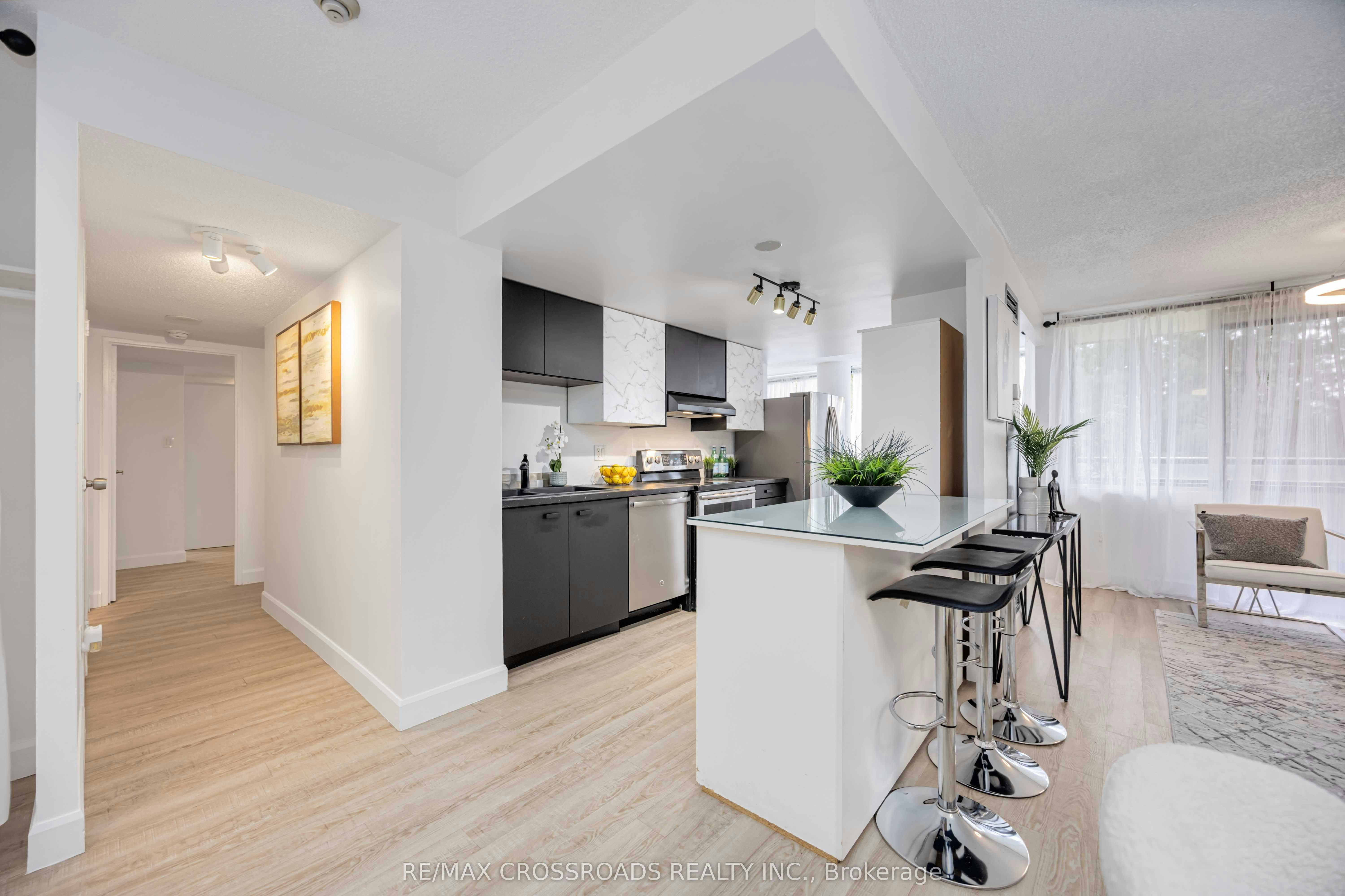 209-10 Markbrook Lane, Toronto, ON, M9V 5E3 - 13