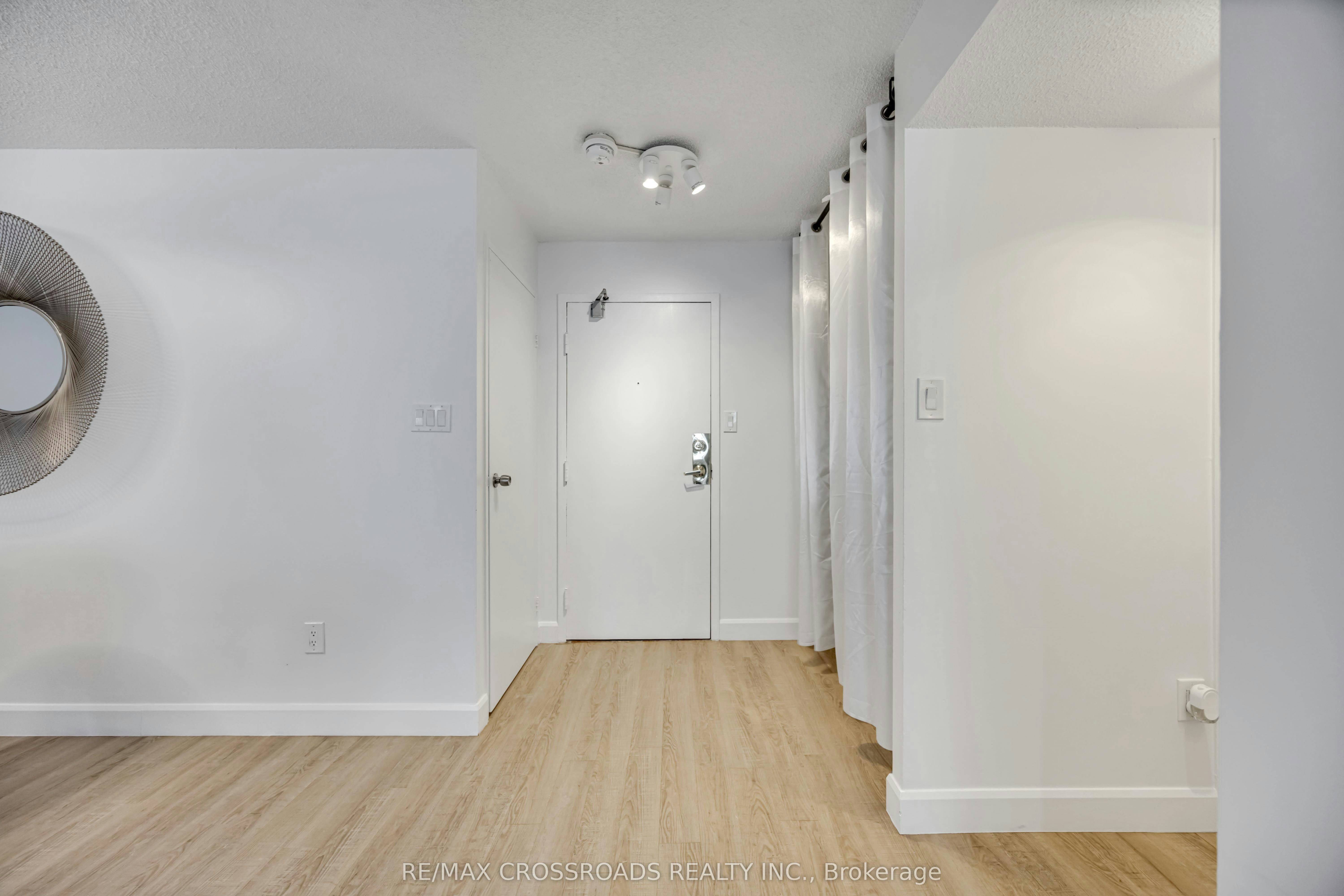 209-10 Markbrook Lane, Toronto, ON, M9V 5E3 - 11