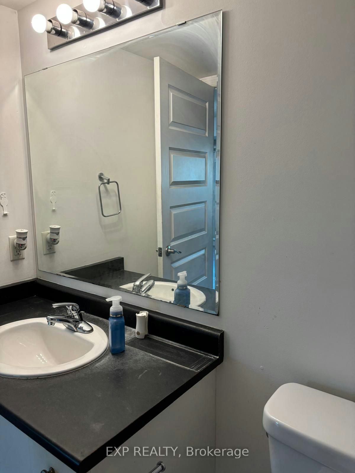 1111-215 Queen Street E, Brampton, ON, L6W 0A9 - 8