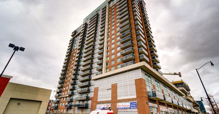 1111-215 Queen Street E, Brampton, ON, L6W 0A9