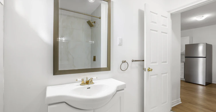 3-121 Melrose Street, Toronto, ON, M8Y 1B4 - 14