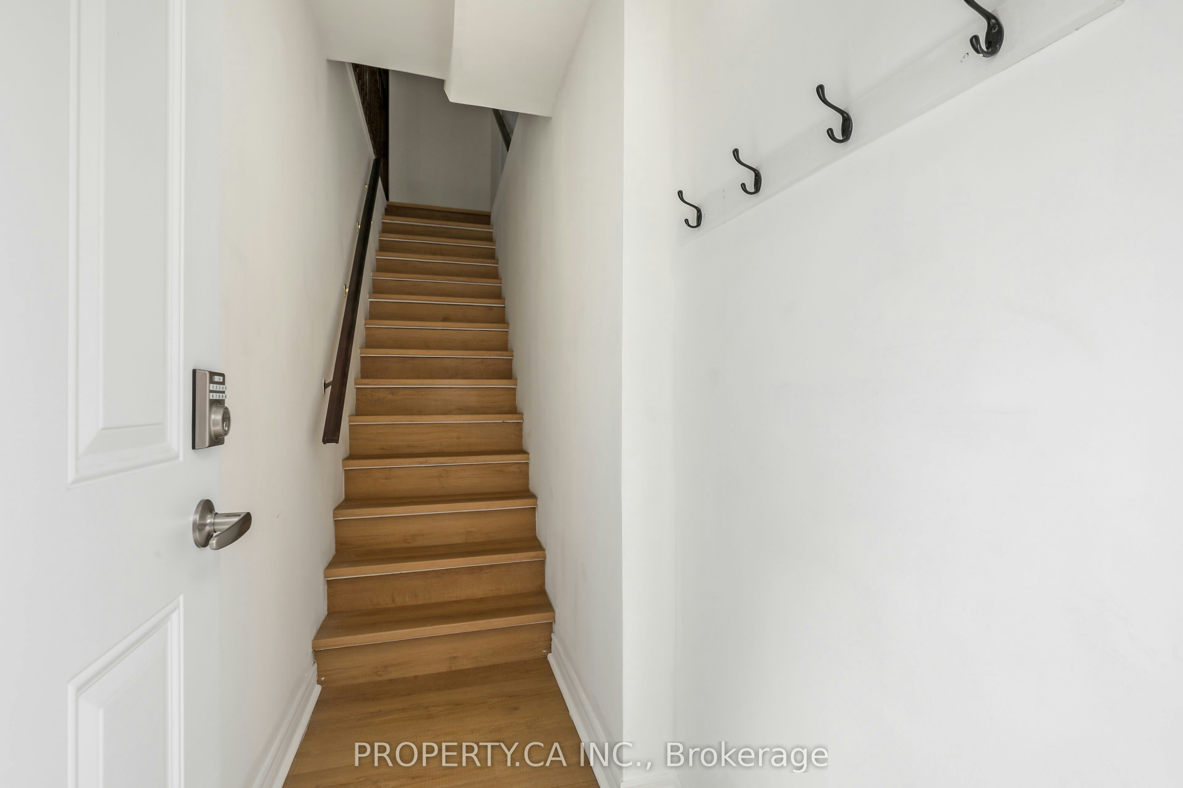 3-121 Melrose Street, Toronto, ON, M8Y 1B4 - 4