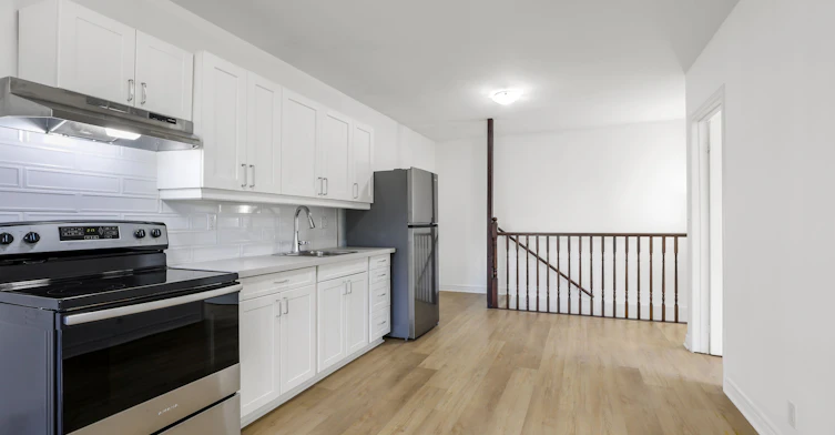 3-121 Melrose Street, Toronto, ON, M8Y 1B4 - 8