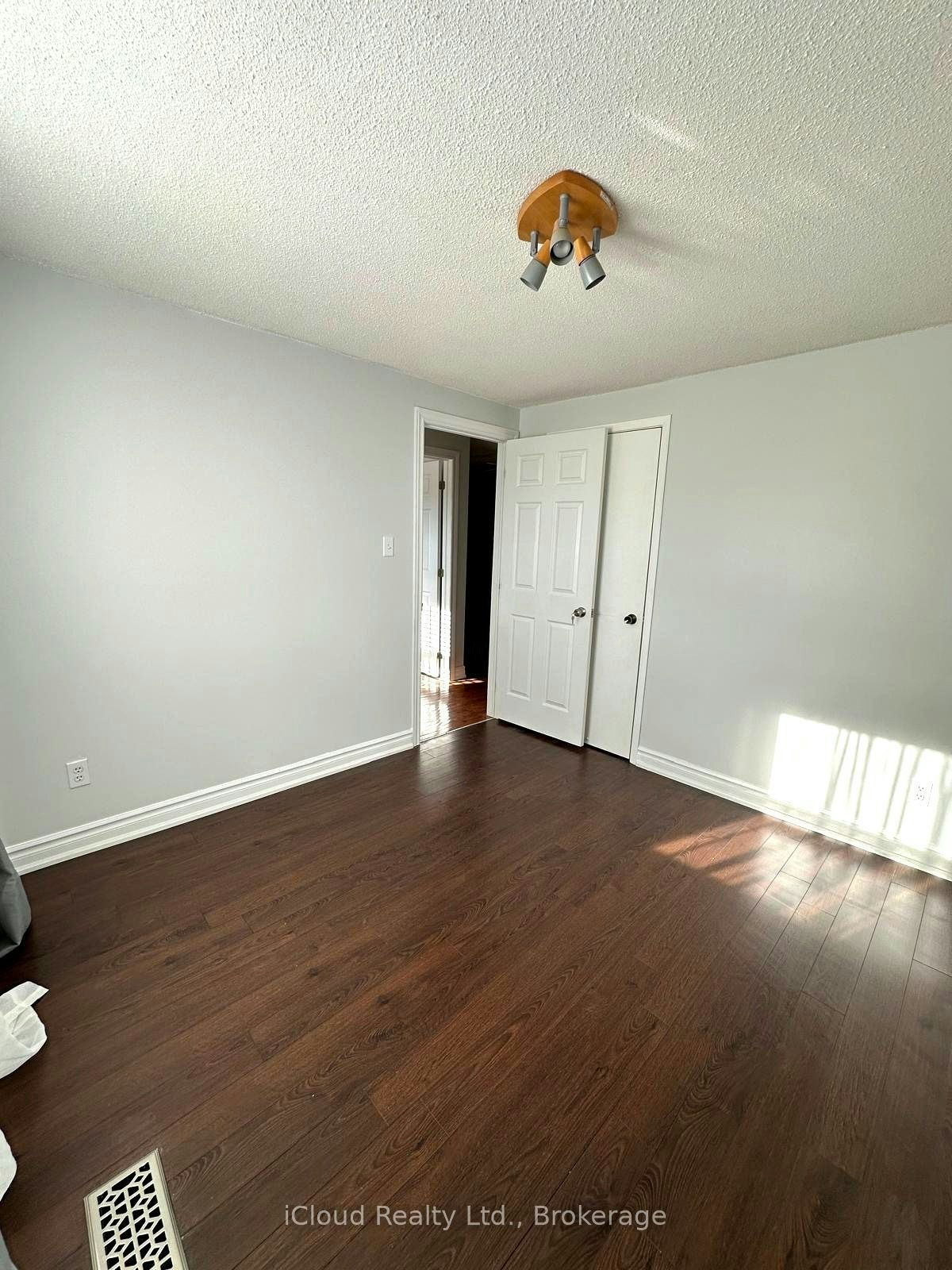50 Denlow Drive, Brampton, ON, L6Y 2L5 - 12