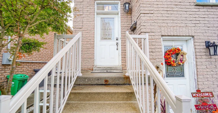 Main-195 Vodden Street E, Brampton, ON, L6V 1M9 - 3