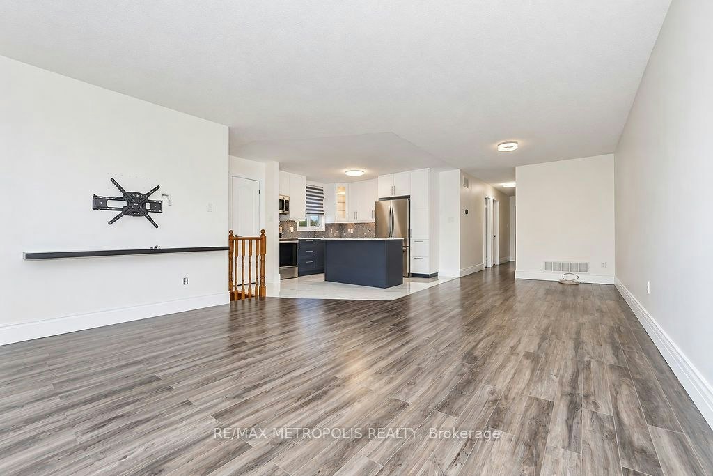 Main-195 Vodden Street E, Brampton, ON, L6V 1M9 - 13