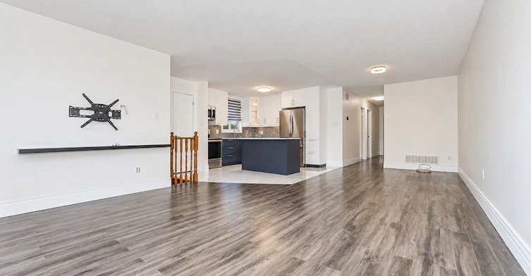 Main-195 Vodden Street E, Brampton, ON, L6V 1M9 - 13