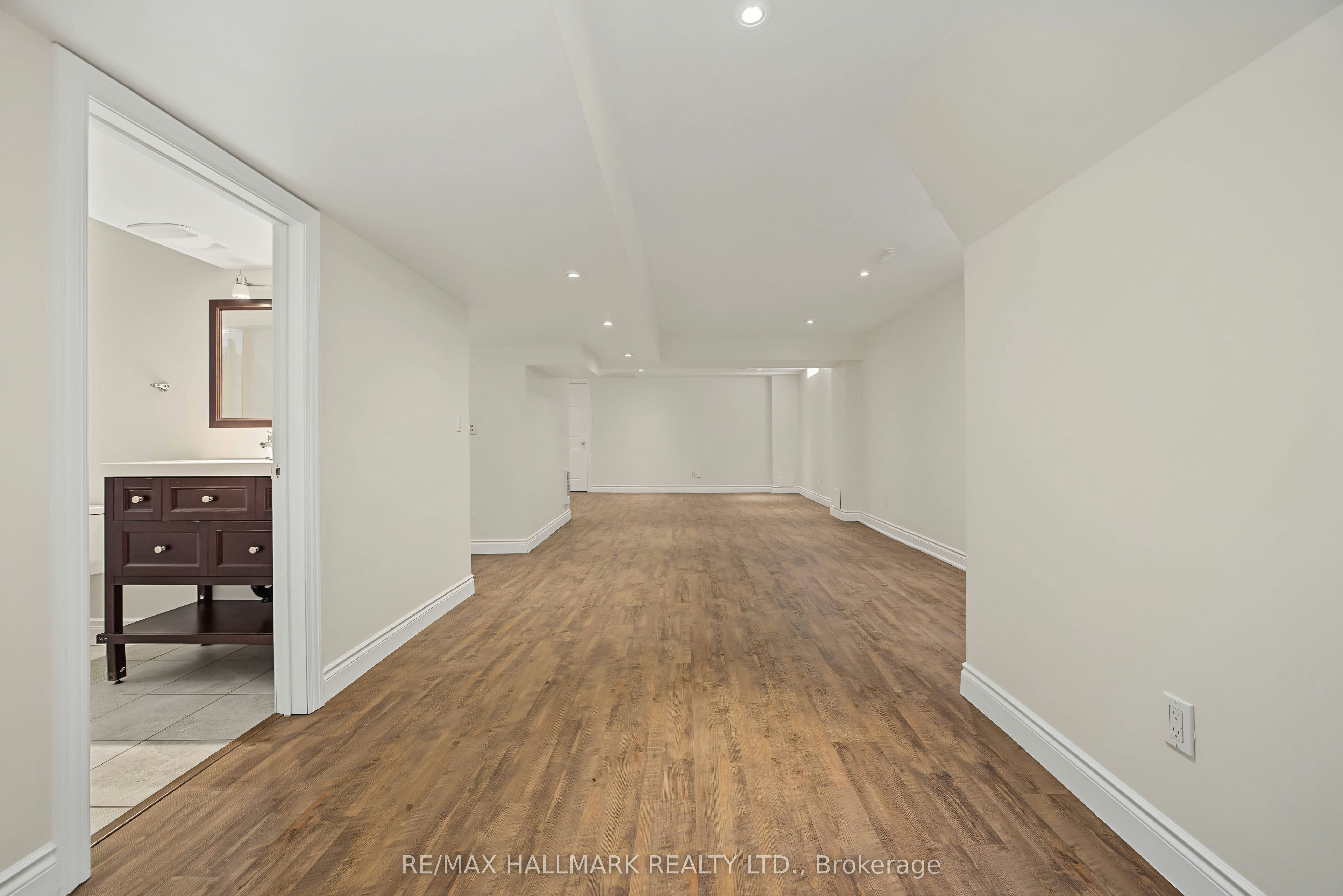 329 Kingsbridge Garden Circle, Mississauga, ON, L5R 1K9 - 27