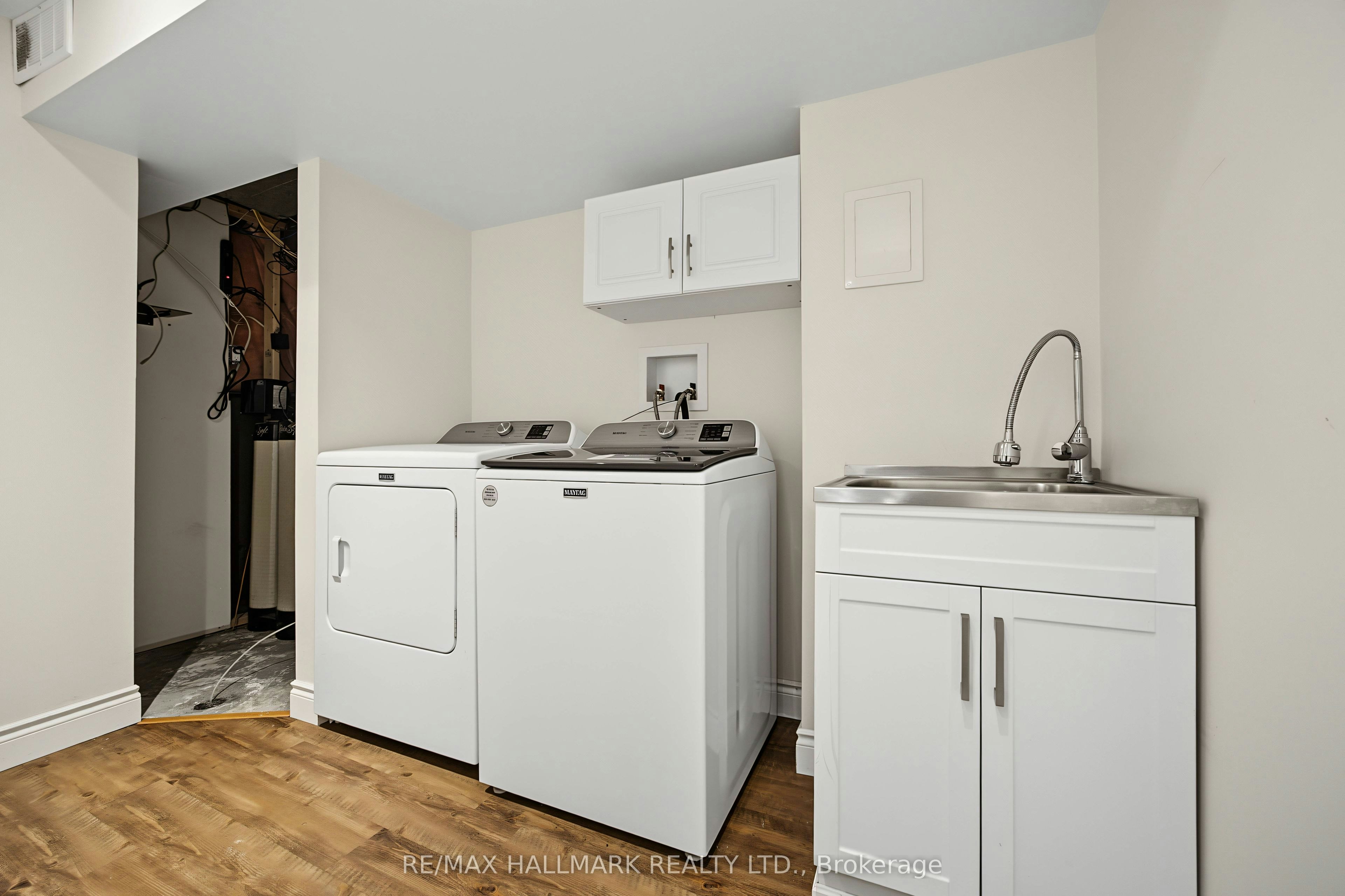 329 Kingsbridge Garden Circle, Mississauga, ON, L5R 1K9 - 32