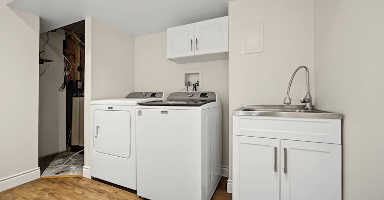 329 Kingsbridge Garden Circle, Mississauga, ON, L5R 1K9 - 32